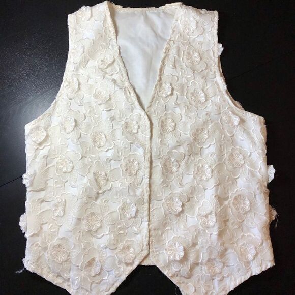Charlotte Russe Vest with Cream White Appliques - Picture 1 of 5